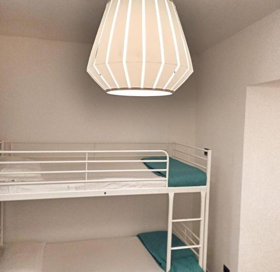 Семейный Номер Superior, Hello World