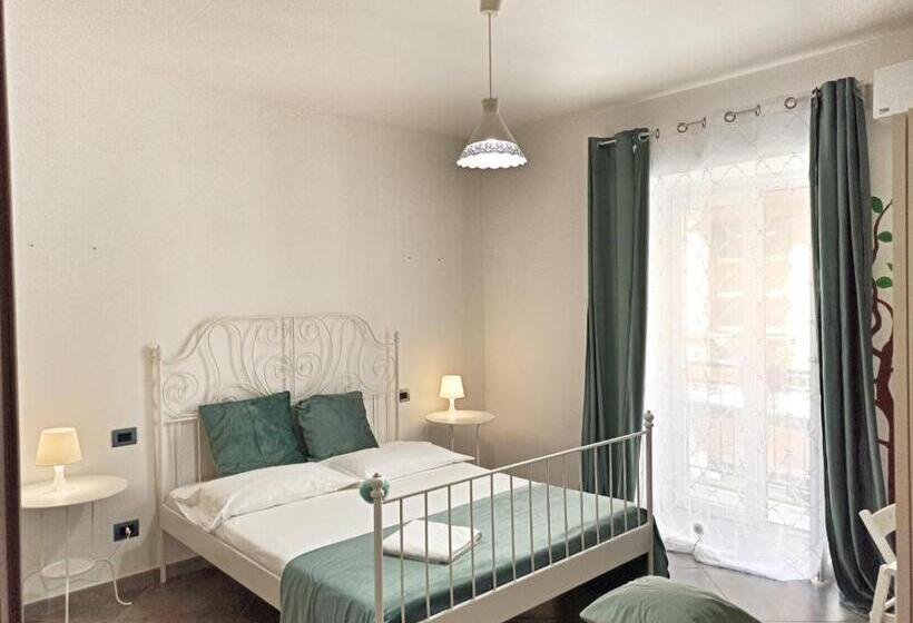 Номер Deluxe с Балконом, Hello World