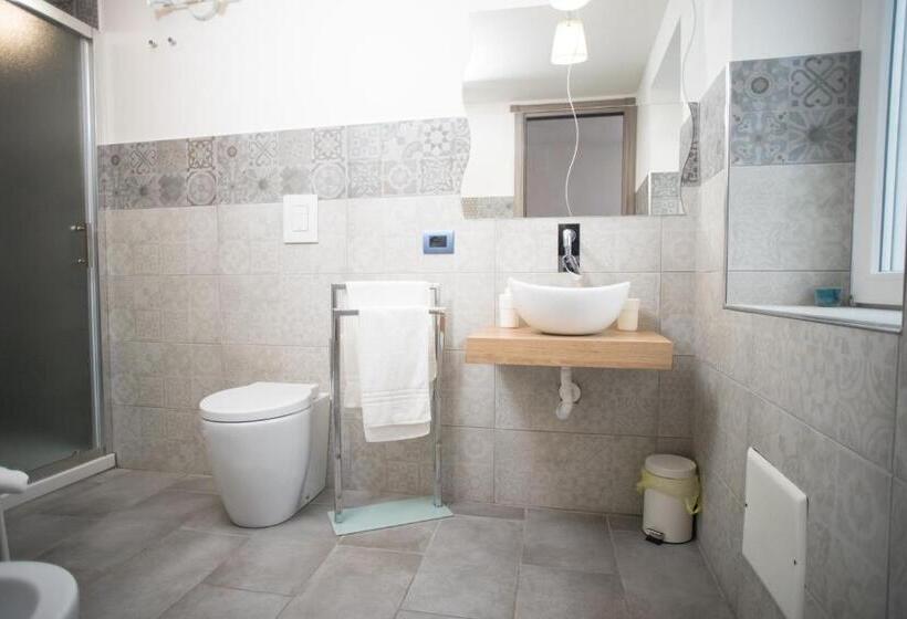 Семейный Номер Superior, Hello World