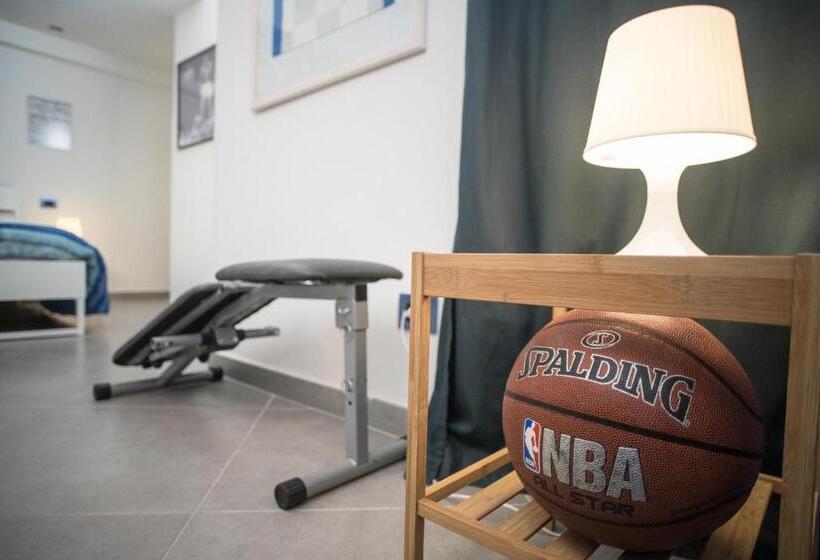 Семейный Номер Superior, Hello World