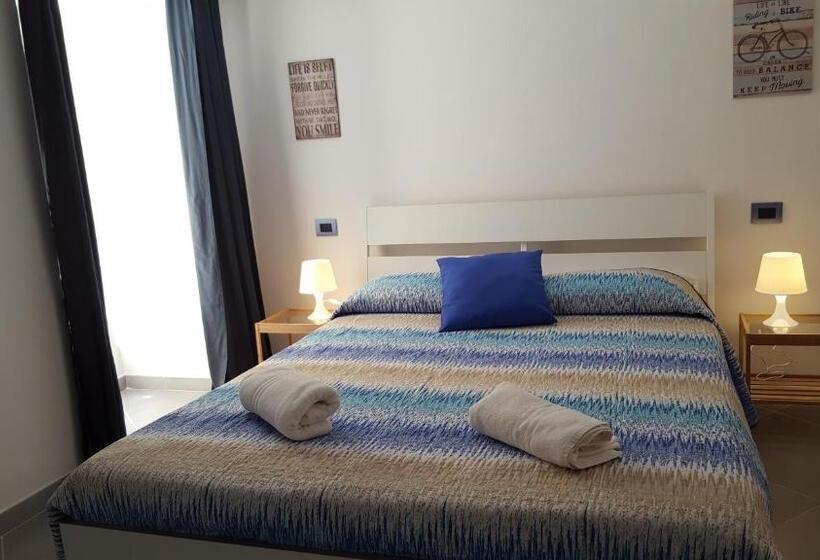 Семейный Номер Superior, Hello World