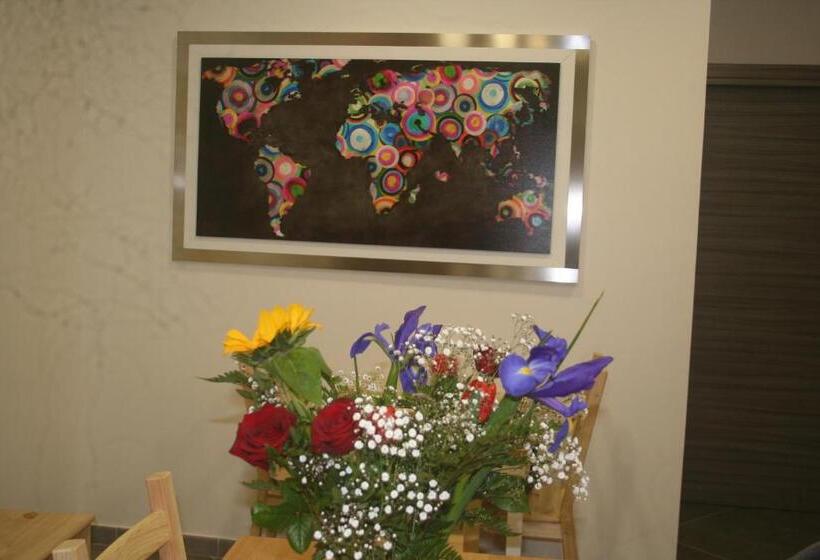 Семейный Номер Superior, Hello World