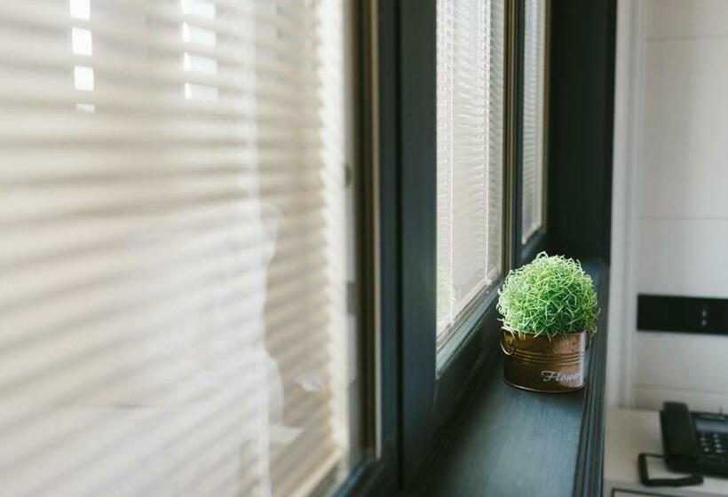 غرفة ديلوكس, A&r Boutique