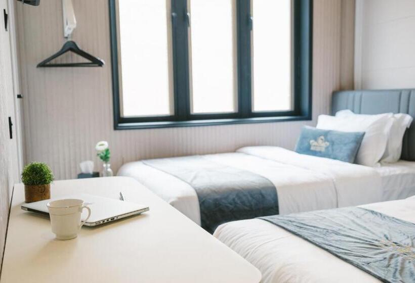 غرفة قياسية مزوَّدة بشُرفة, A&r Boutique