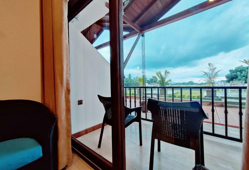 Camera Deluxe, Eagle Regency