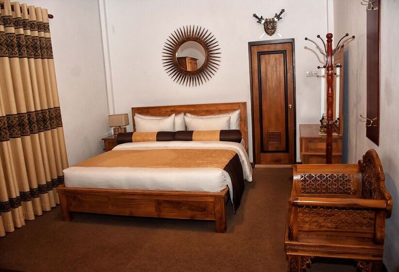 Camera Deluxe, Eagle Regency