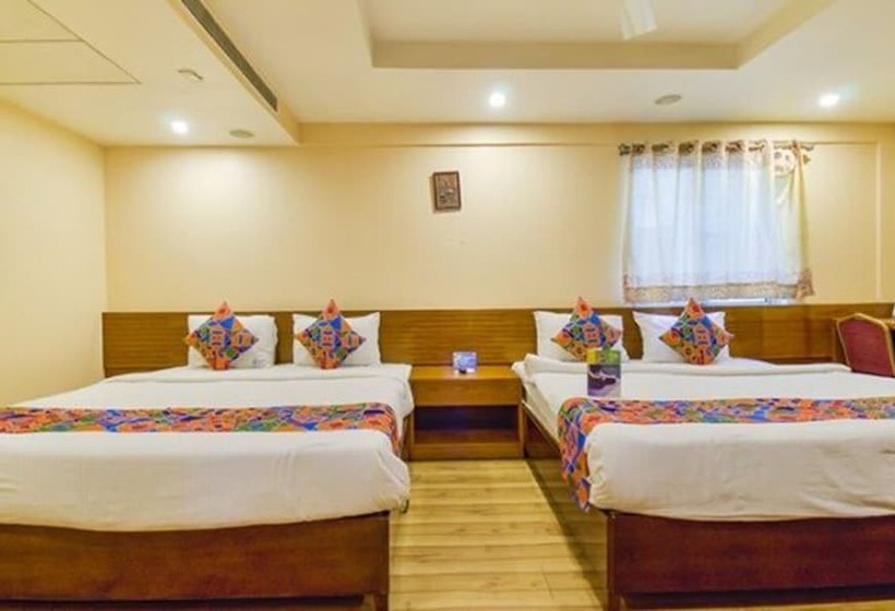 اتاق خانوادگی, Fabexpress Deccan Heritage   Nr Iskon Temple , Abids