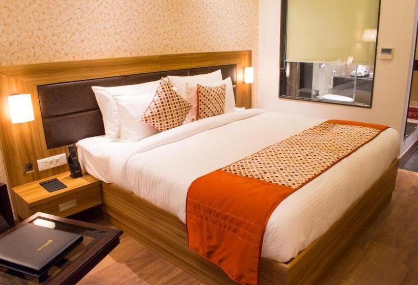 스위트 킹사이즈 침대, The Grand Ambassador