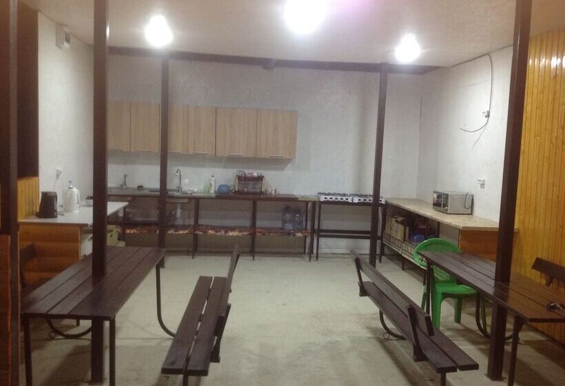 חדר סטנדרט לשלושה, Guest House R&m