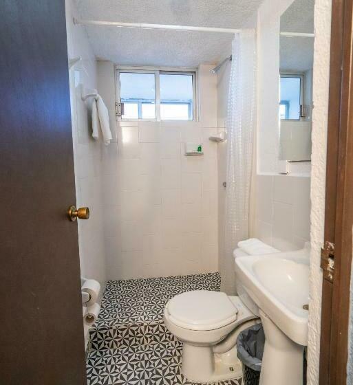Quarto Estandar com Sacada, Delf Inn