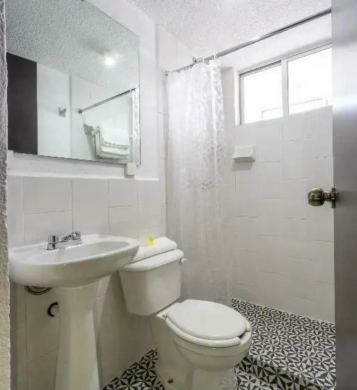 Economy Triple Room, Delf Inn