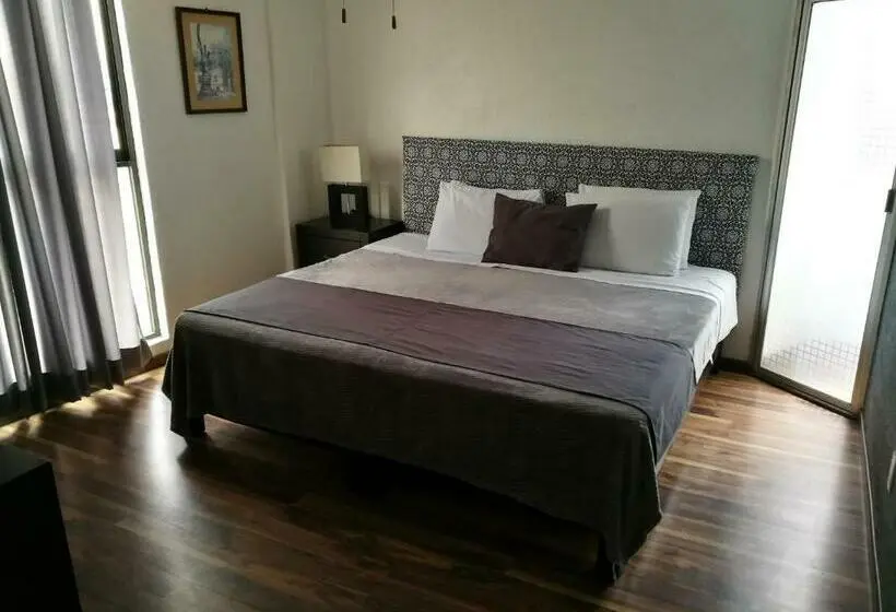 Suite, Delf Inn