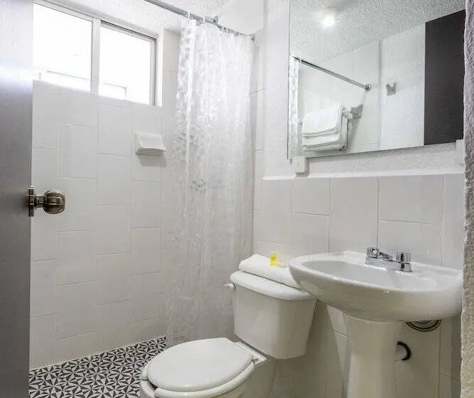 Economy Quadruple Room, Delf Inn