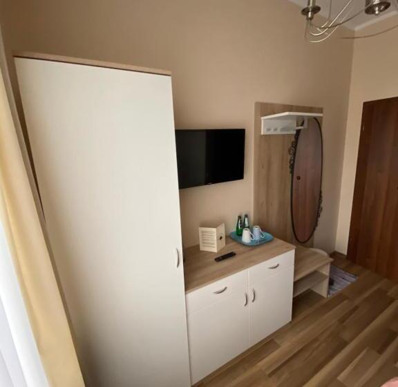 חדר בסיסי, Willa Pod Lipami