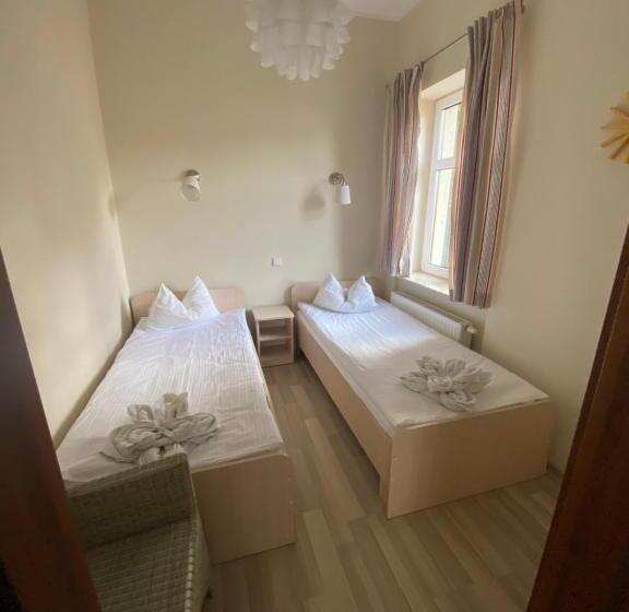 חדר לארבעה סטנדרטי עם מרפסת, Willa Pod Lipami