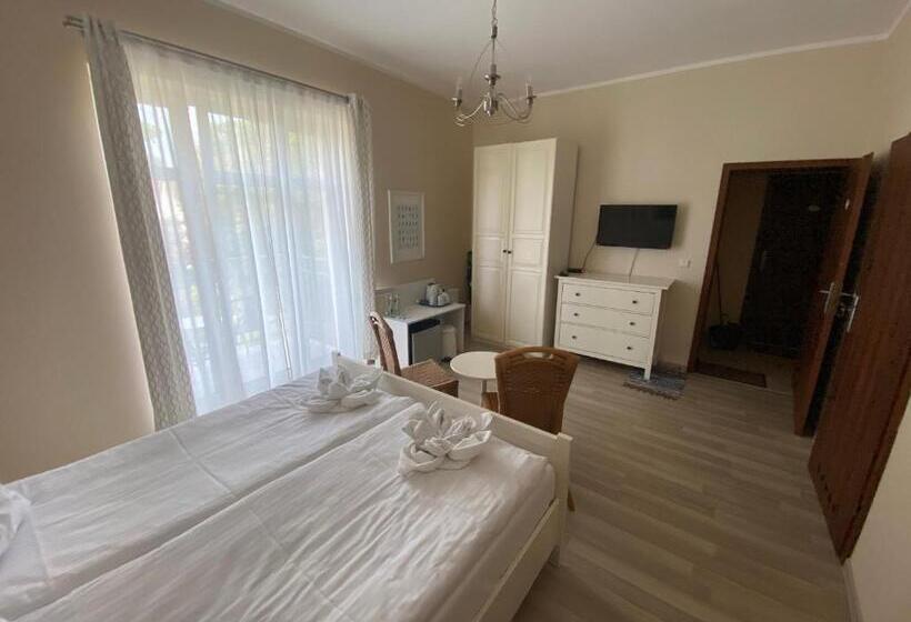 חדר לארבעה סטנדרטי עם מרפסת, Willa Pod Lipami