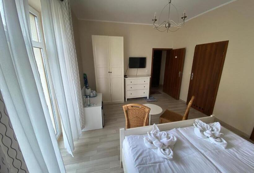 חדר לארבעה סטנדרטי עם מרפסת, Willa Pod Lipami