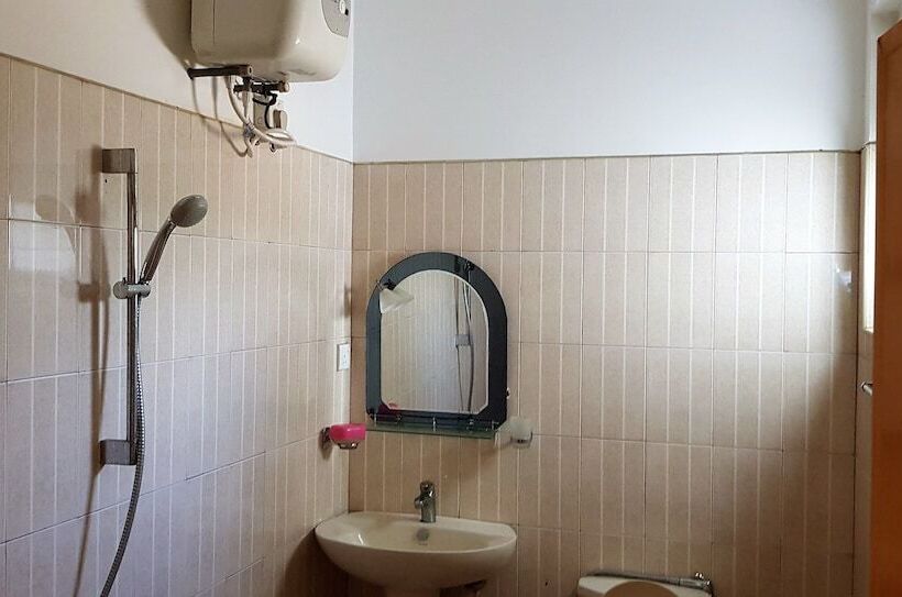 共用房间的床, Yoyo Hostel Negombo