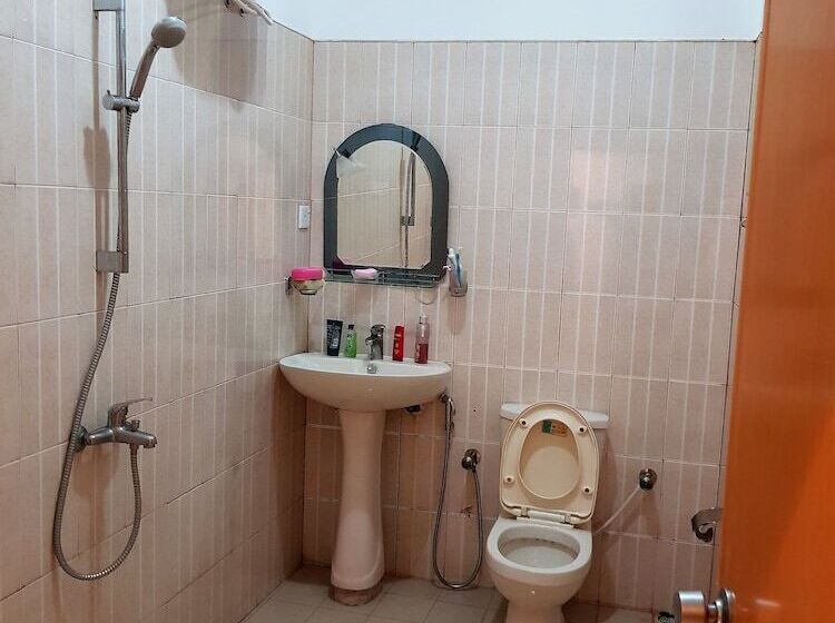 共用房间的床, Yoyo Hostel Negombo