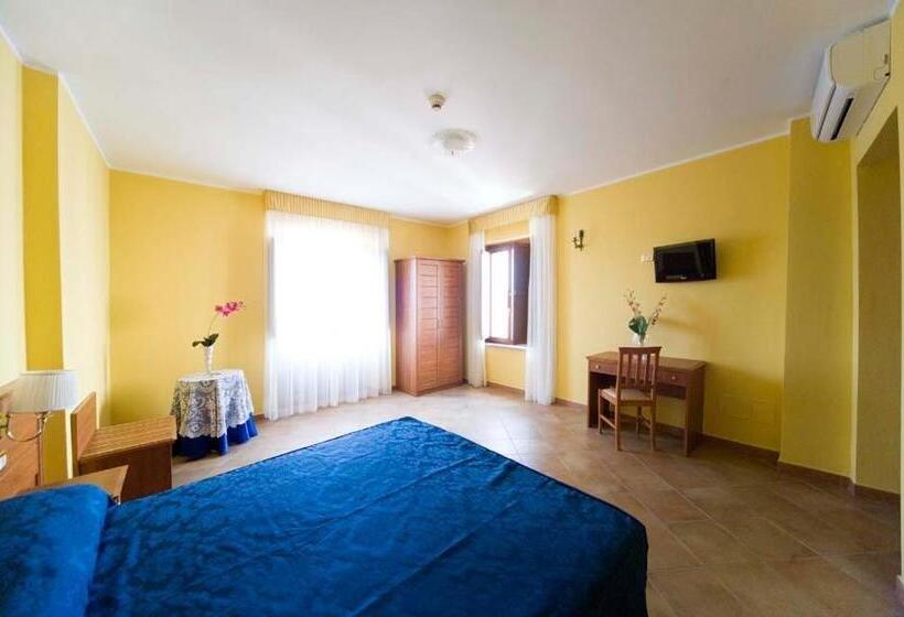 Четырехместный Номер Deluxe, Palazzo Bruni