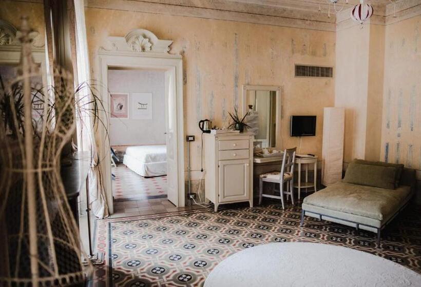 جناح مطل على البحيرة, Regina Teodolinda Suites