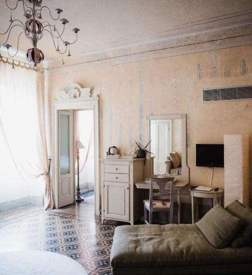 جناح مطل على البحيرة, Regina Teodolinda Suites