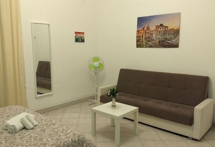 הכלכלה חדר לארבעה עם מקלחת משותפת, Amoraroma