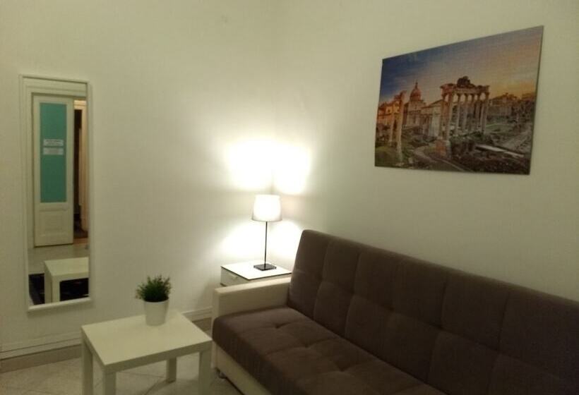 הכלכלה חדר לארבעה עם מקלחת משותפת, Amoraroma