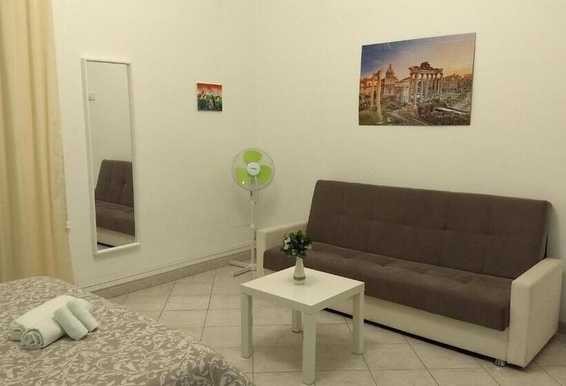 הכלכלה חדר לארבעה עם מקלחת משותפת, Amoraroma