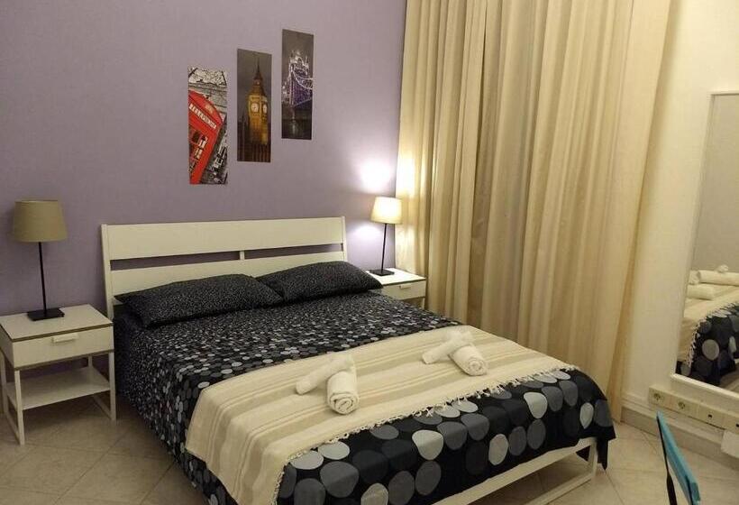 חדר מוזל מקלחת משותפת, Amoraroma