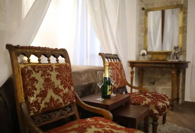 コンフォートルーム, Luxury Rooms Contessa Vitali