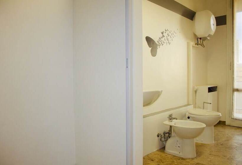 اتاق استاندارد یک تخته با سرویس بهداشتی مشترک, Myroom Centerstation Bologna