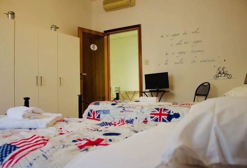 اتاق استاندارد یک تخته با سرویس بهداشتی مشترک, Myroom Centerstation Bologna