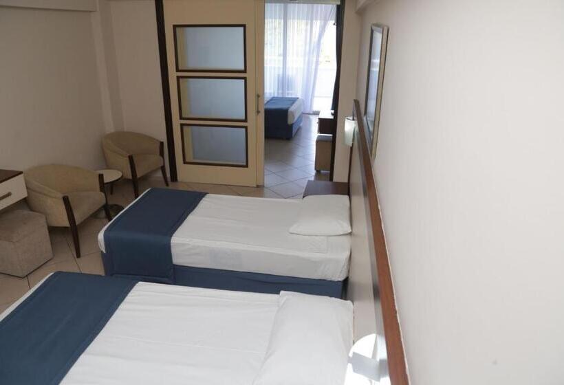 家庭间, Batıhan Beach Resort & Spa
