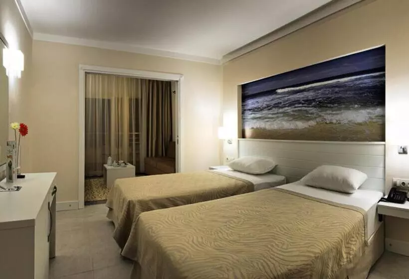 اتاق سوپریور خانوادگی, Batıhan Beach Resort & Spa