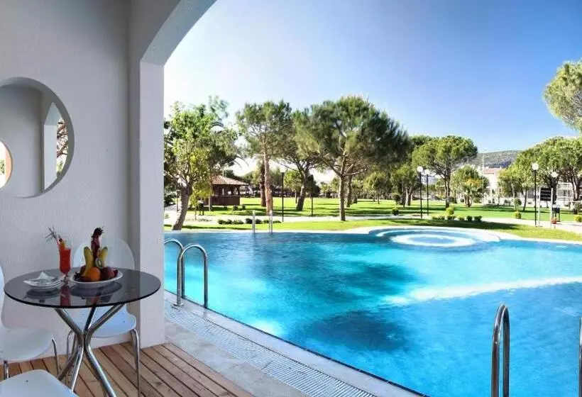 اتاق خانوادگی, Batıhan Beach Resort & Spa