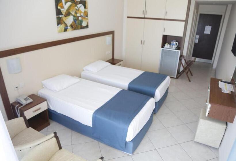 Номер Стандарт Вид на Бассейн, Batıhan Beach Resort & Spa