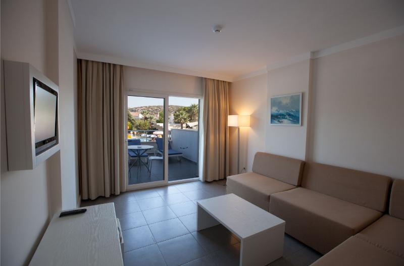 家庭间, Batıhan Beach Resort & Spa