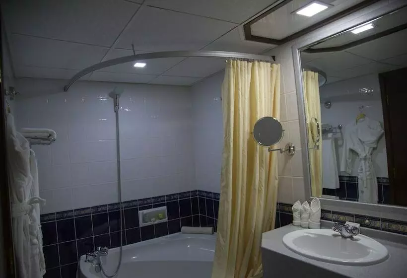 سوییت سوپریور, Aravi Dubai