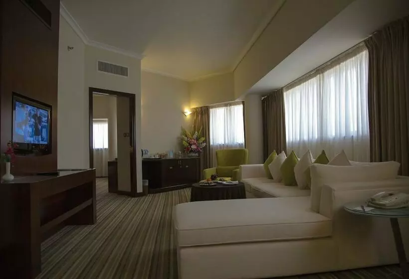 سوییت سوپریور, Aravi Dubai