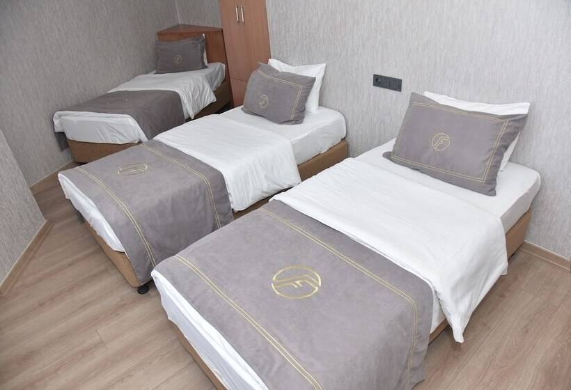 スタンダードトリプルルーム, Fuar