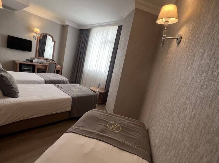 スタンダードトリプルルーム, Fuar