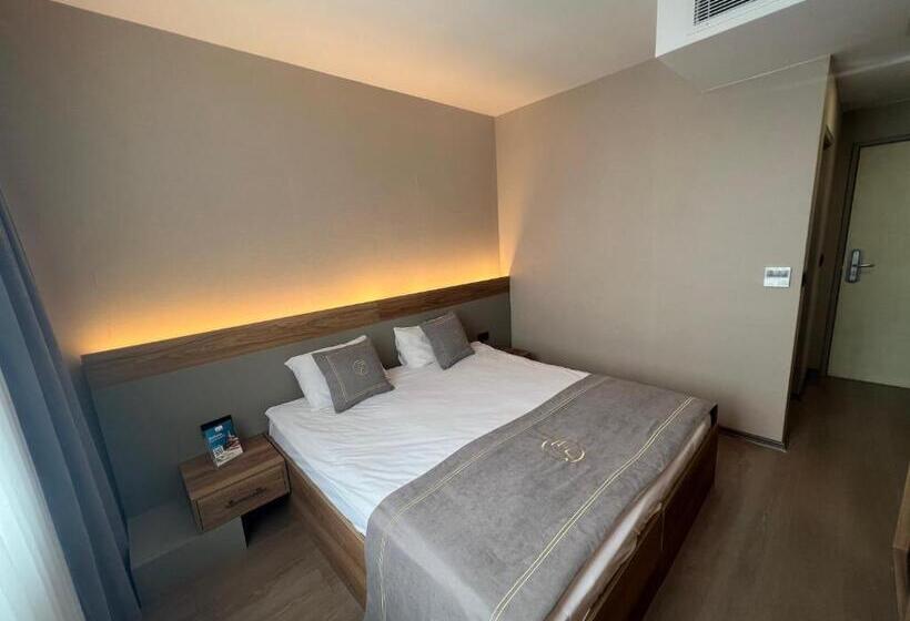 スタンダードルーム, Fuar