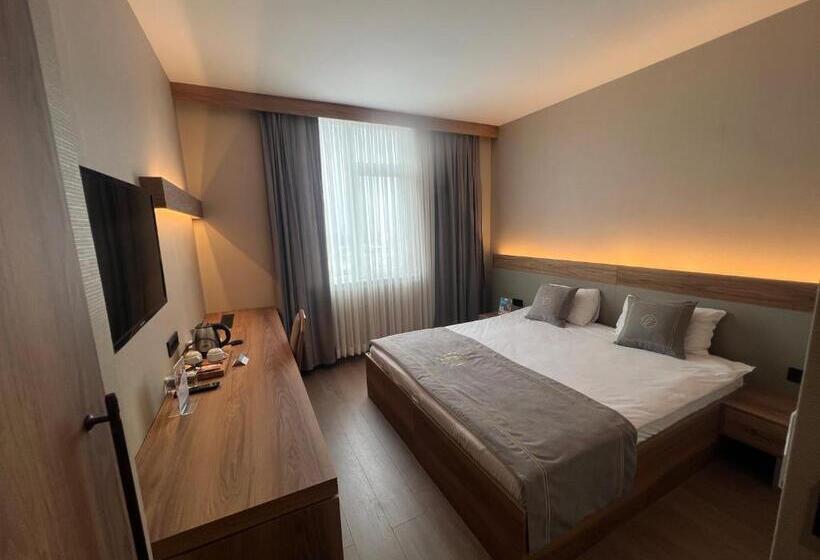 スタンダードルーム, Fuar