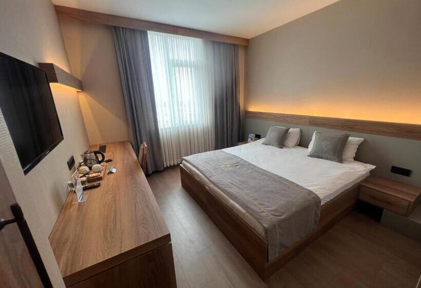 スタンダードルーム, Fuar