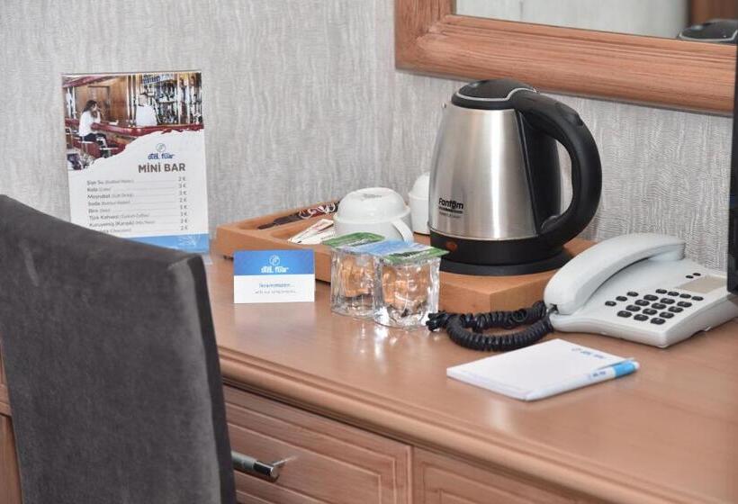 スタンダードトリプルルーム, Fuar