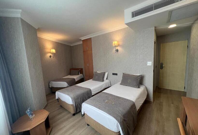 スタンダードトリプルルーム, Fuar