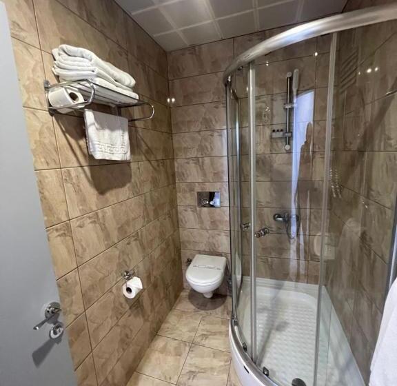 エコノミーシングルルーム, Fuar