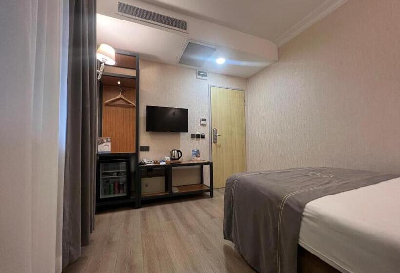 エコノミーシングルルーム, Fuar