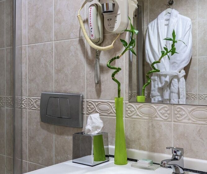 اتاق لوکس, Oran